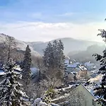 Exclusives Waldhaus Zum Gechillten Hirsch - Komplett *
