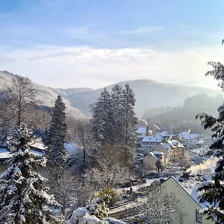 Exclusives Waldhaus Zum Gechillten Hirsch - Komplett *